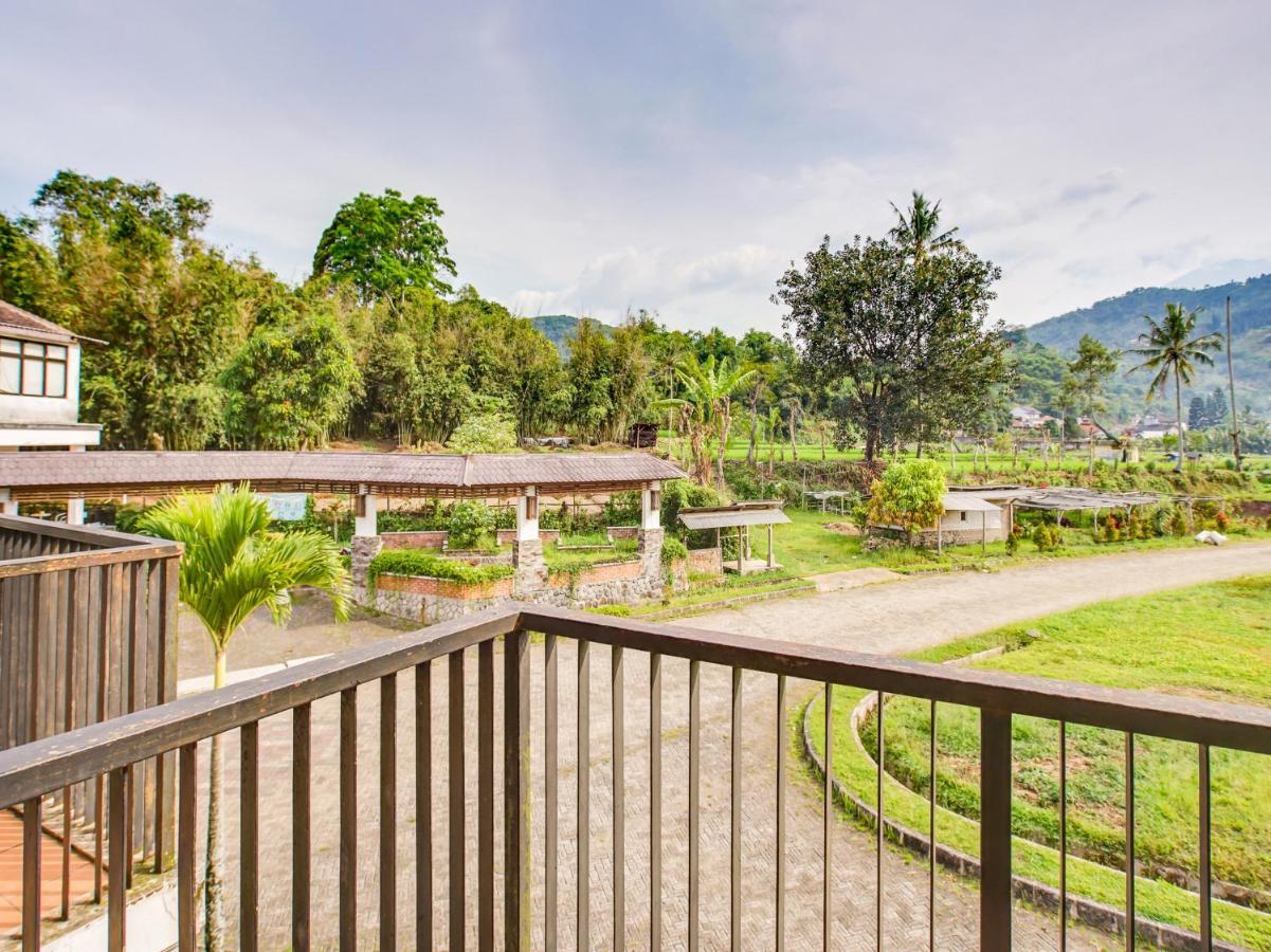 Oyo 3896 Villa Pesona Wisata Puncak 치안주르 외부 사진