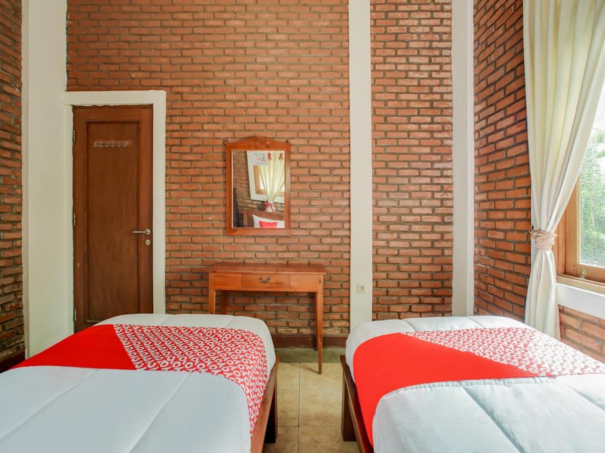 Oyo 3896 Villa Pesona Wisata Puncak 치안주르 외부 사진